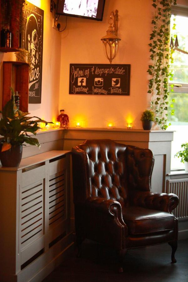 Rowton Poplars Hotel เชสเตอร์ ภายนอก รูปภาพ