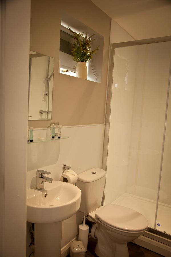 Rowton Poplars Hotel เชสเตอร์ ภายนอก รูปภาพ